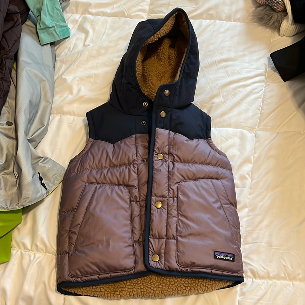 Little girls reversible Patagonia vest